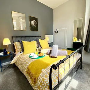 Beachside Bliss: Trendy Near Apartment Bournemouth